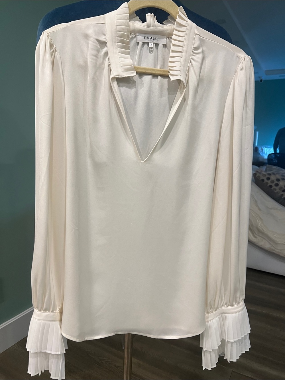 Frame Denim Cream Ruffle-Trim V-Neck Long Sleeve Blouse